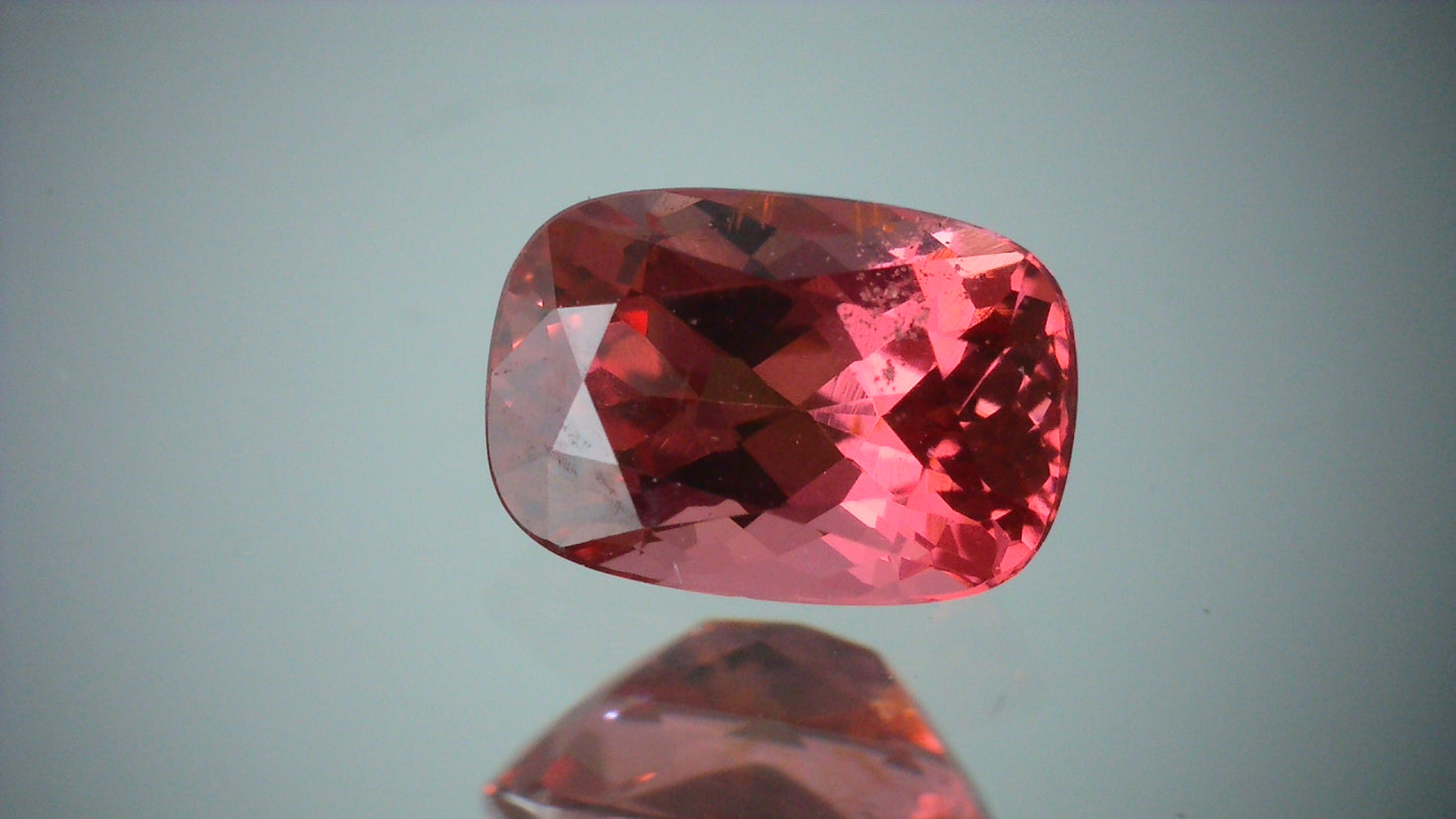 レッドスピネル 0.56ct 【AR1210】
