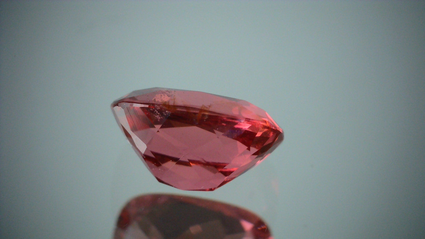 レッドスピネル 0.56ct 【AR1210】