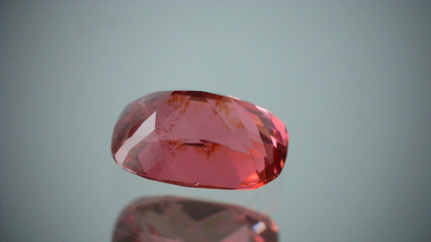 レッドスピネル 0.56ct 【AR1210】