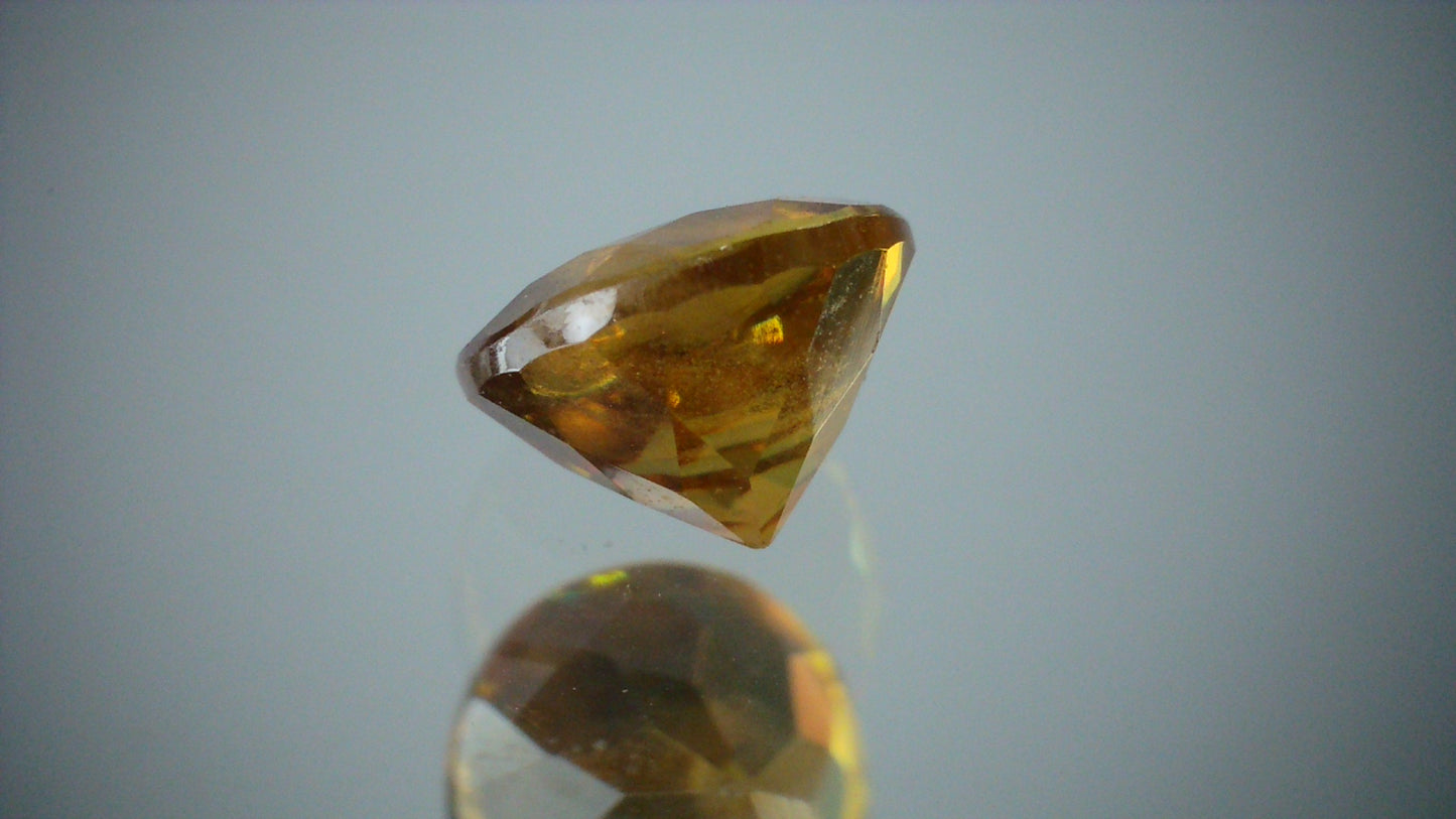 スフェーン 0.58ct  【K8775-3】