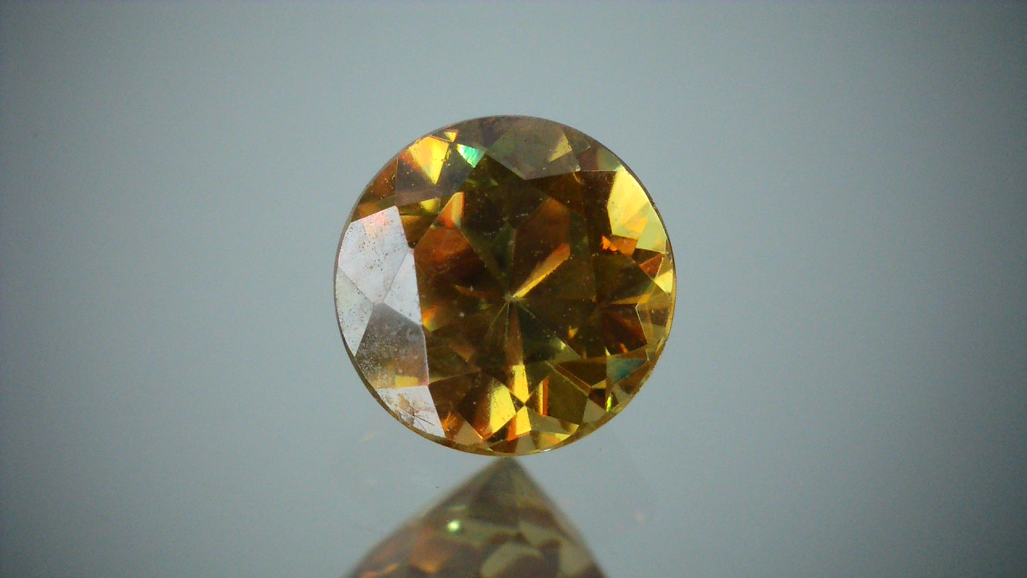 スフェーン 0.62ct 【K8775-4】