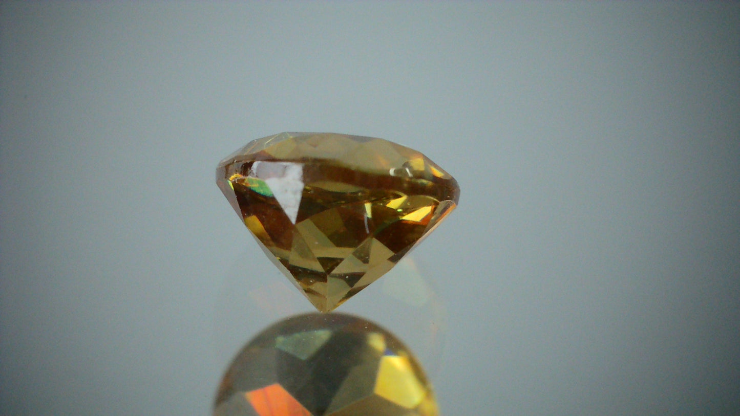 スフェーン 0.62ct 【K8775-4】