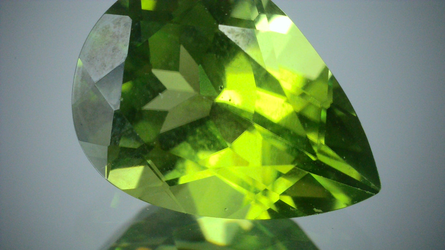 ペリドット 3.06ct 【D7-135】