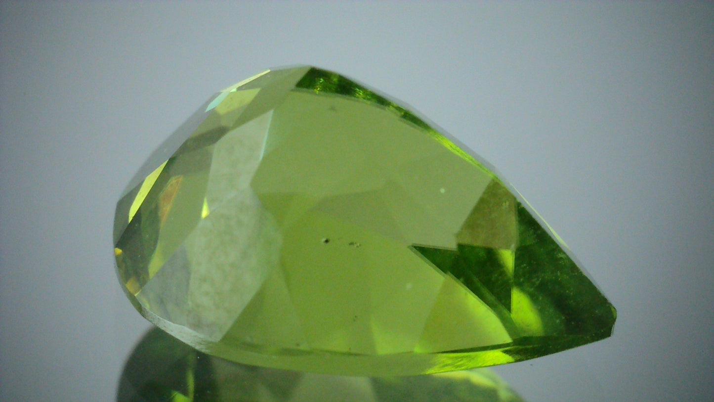 ペリドット 3.06ct 【D7-135】