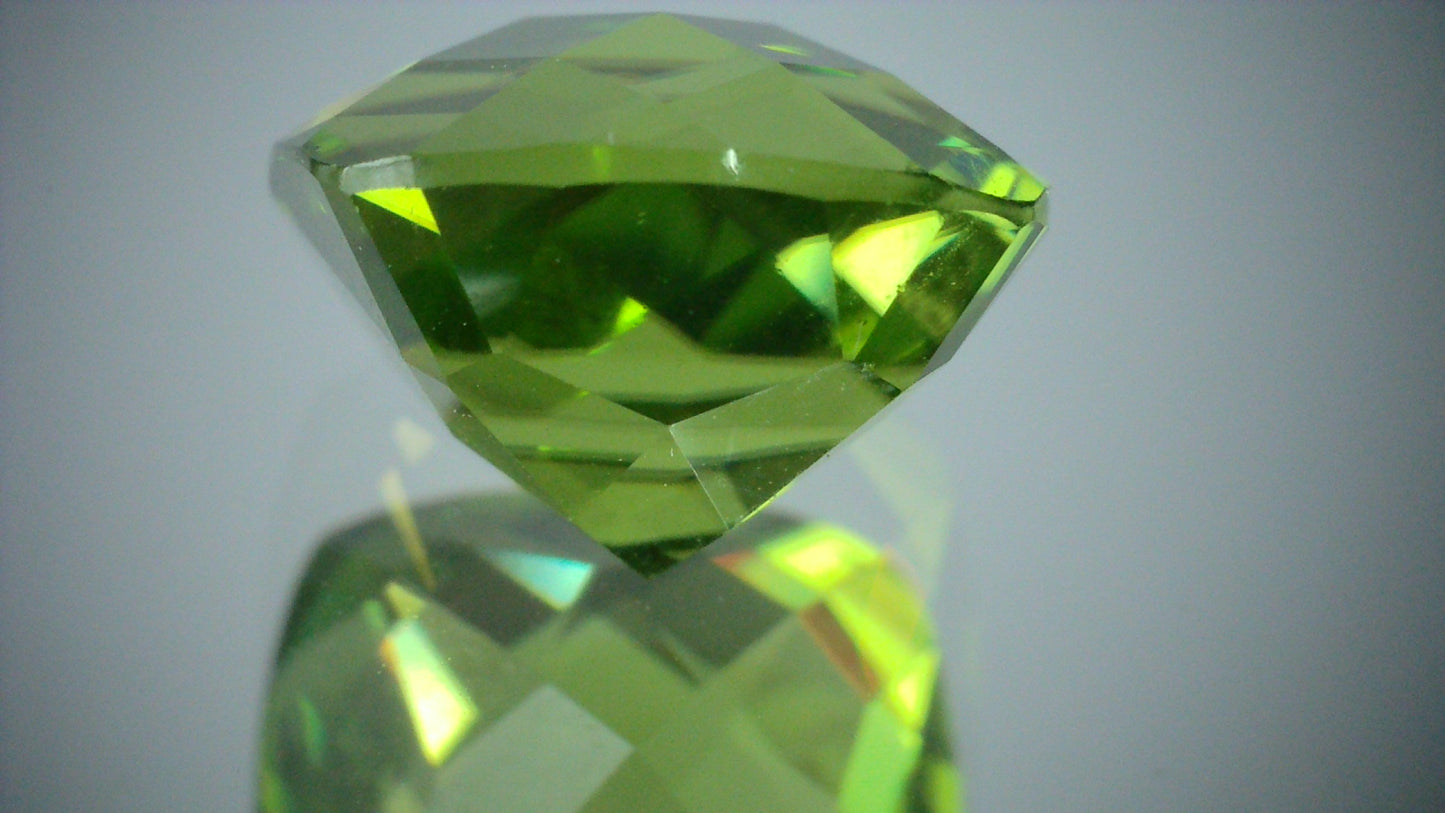 ペリドット 4.85ct 【D7-142】