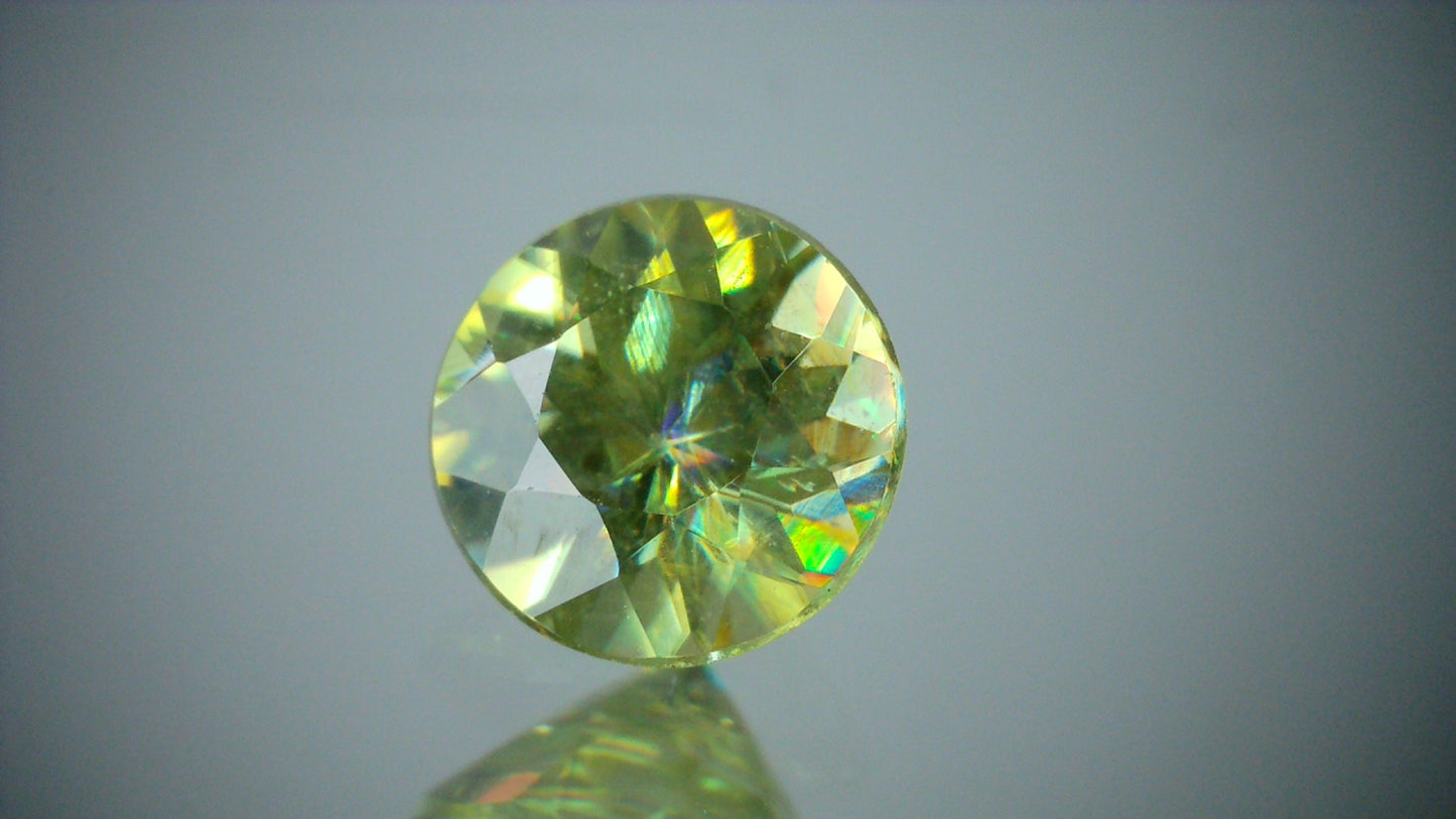 スフェーン 0.92ct 【D7-143】