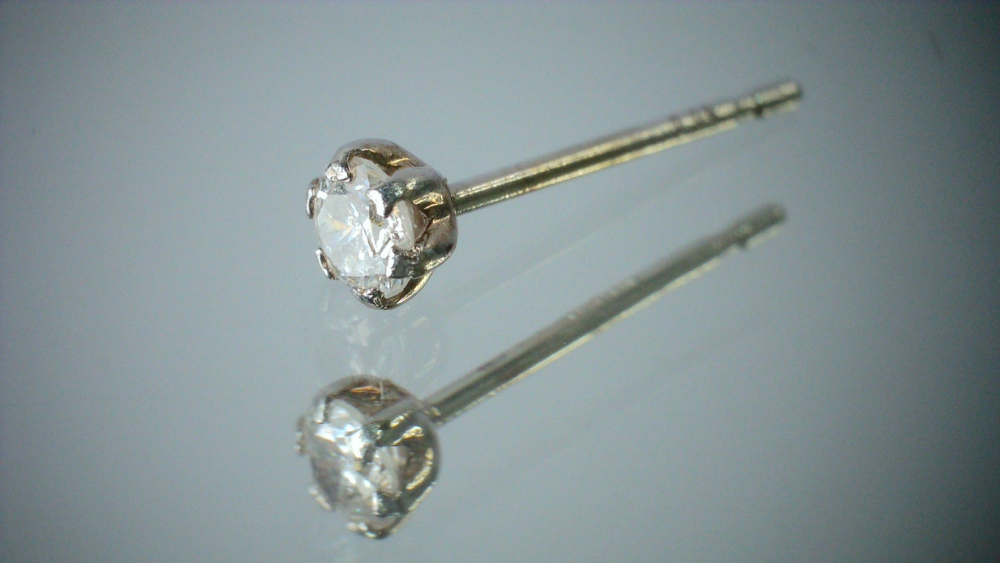 ダイヤモンド Pt900 ピアス 【D7-151】