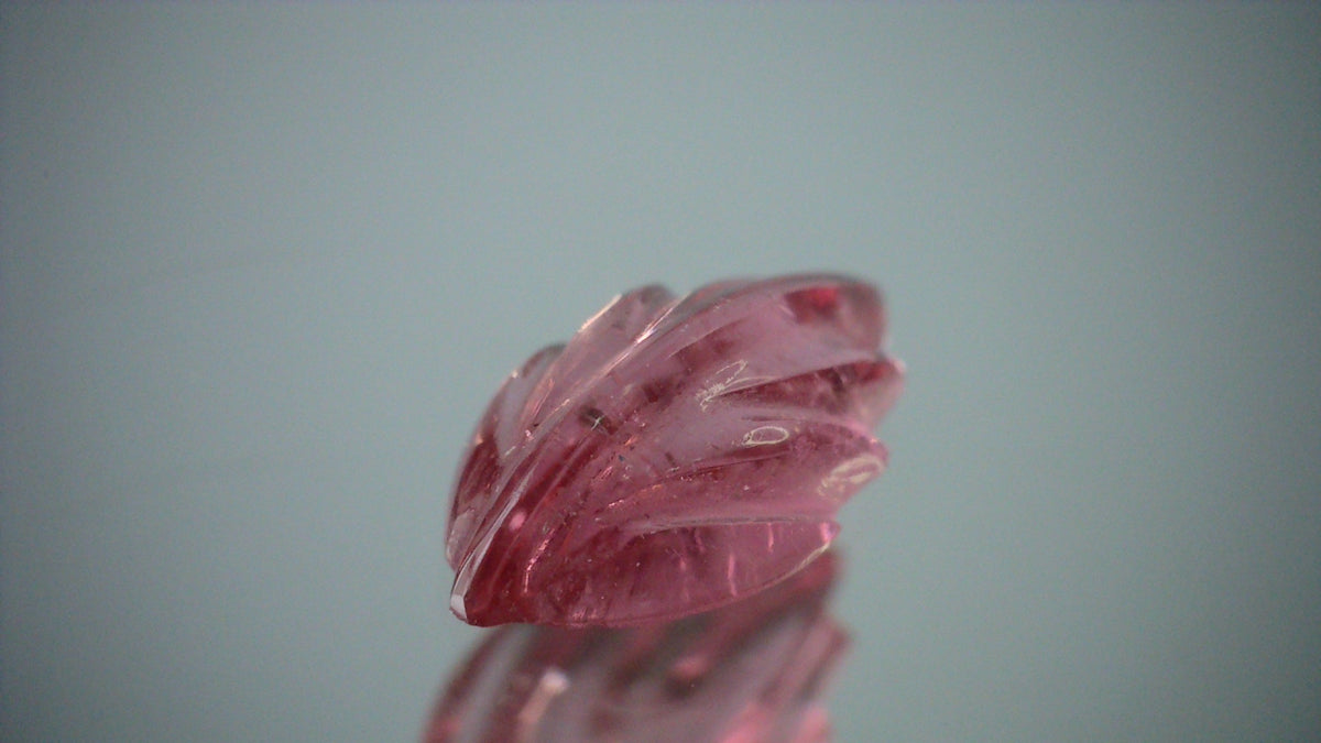 カービングサファイア 0.49ct/2P 【AR1128】
