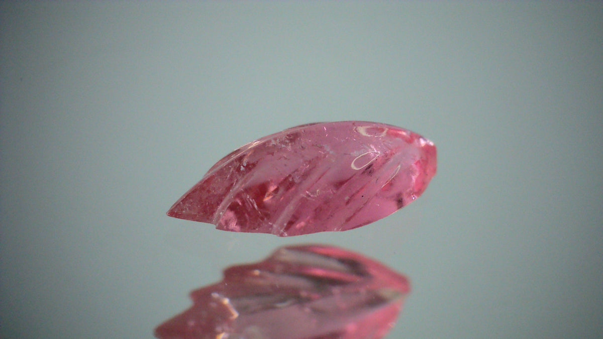 カービングサファイア 0.22ct 【AR1129】