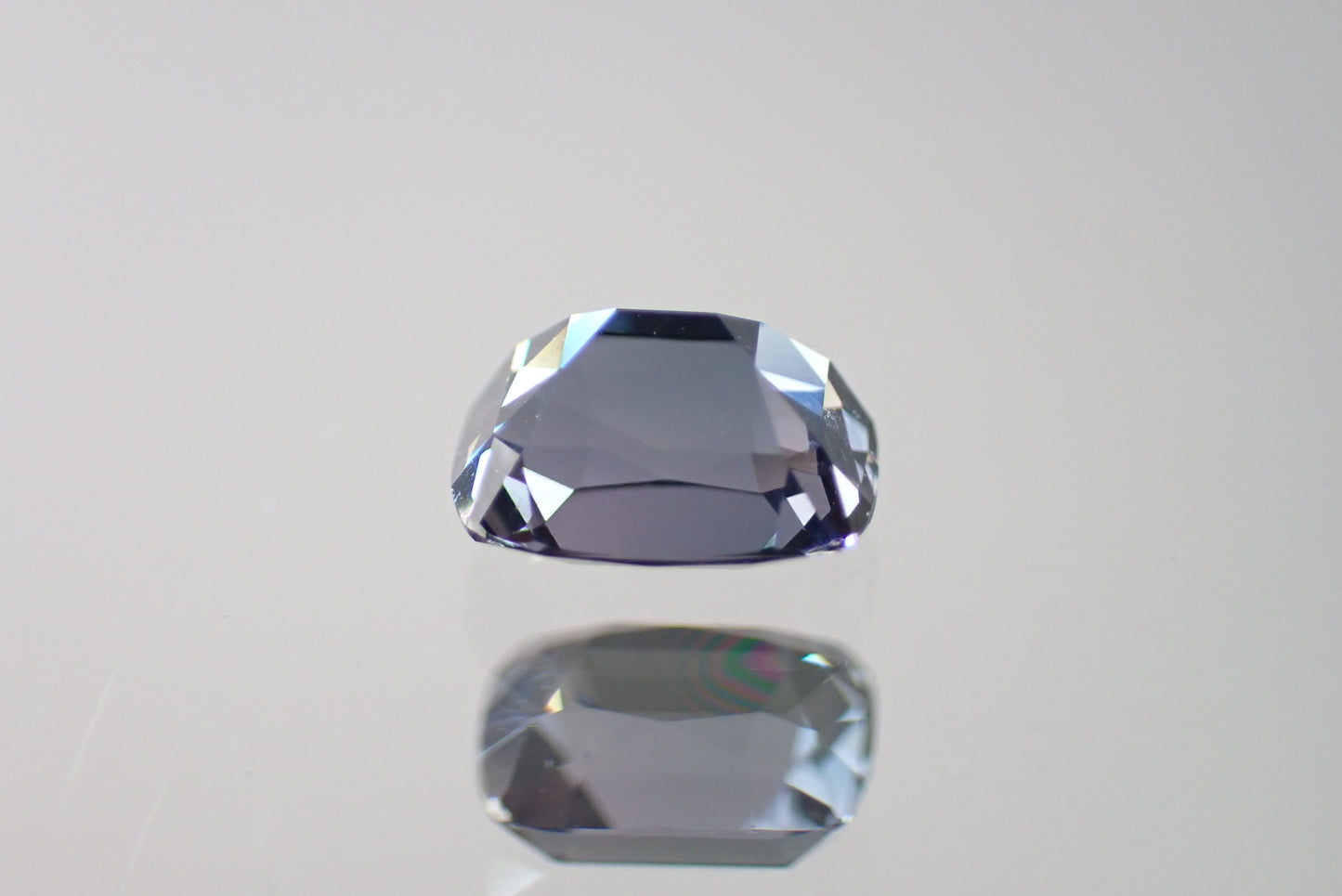 バイオレットスピネル(ソーティング付) 0.815ct 【AR897】