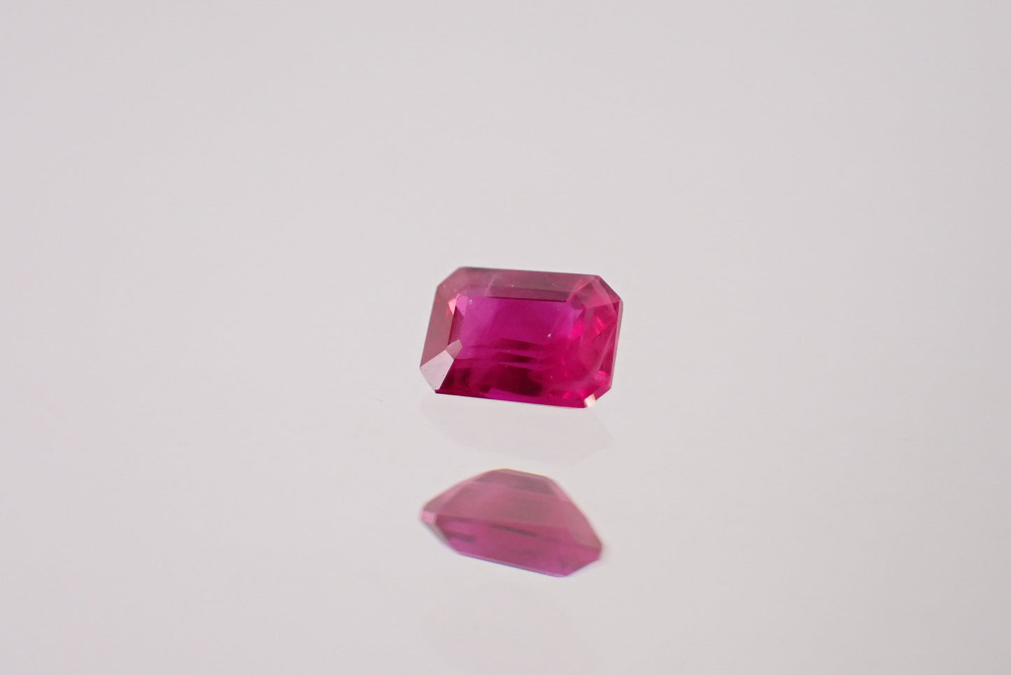 ルビー 0.17ct  【D7-131】