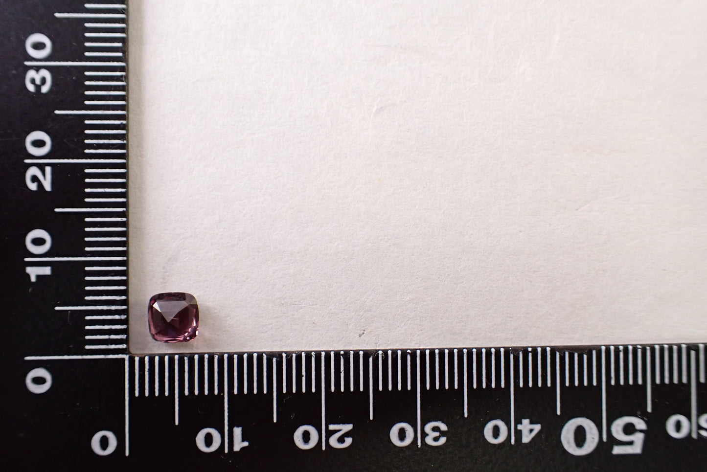 スピネル 0.704ct 【AR901】