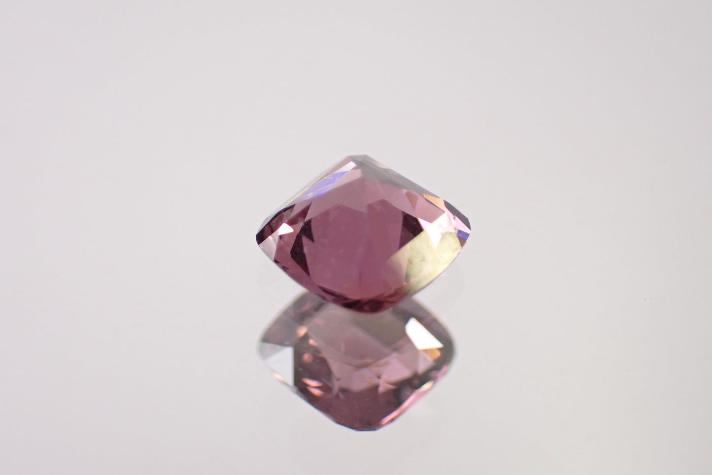 スピネル 0.704ct 【AR901】