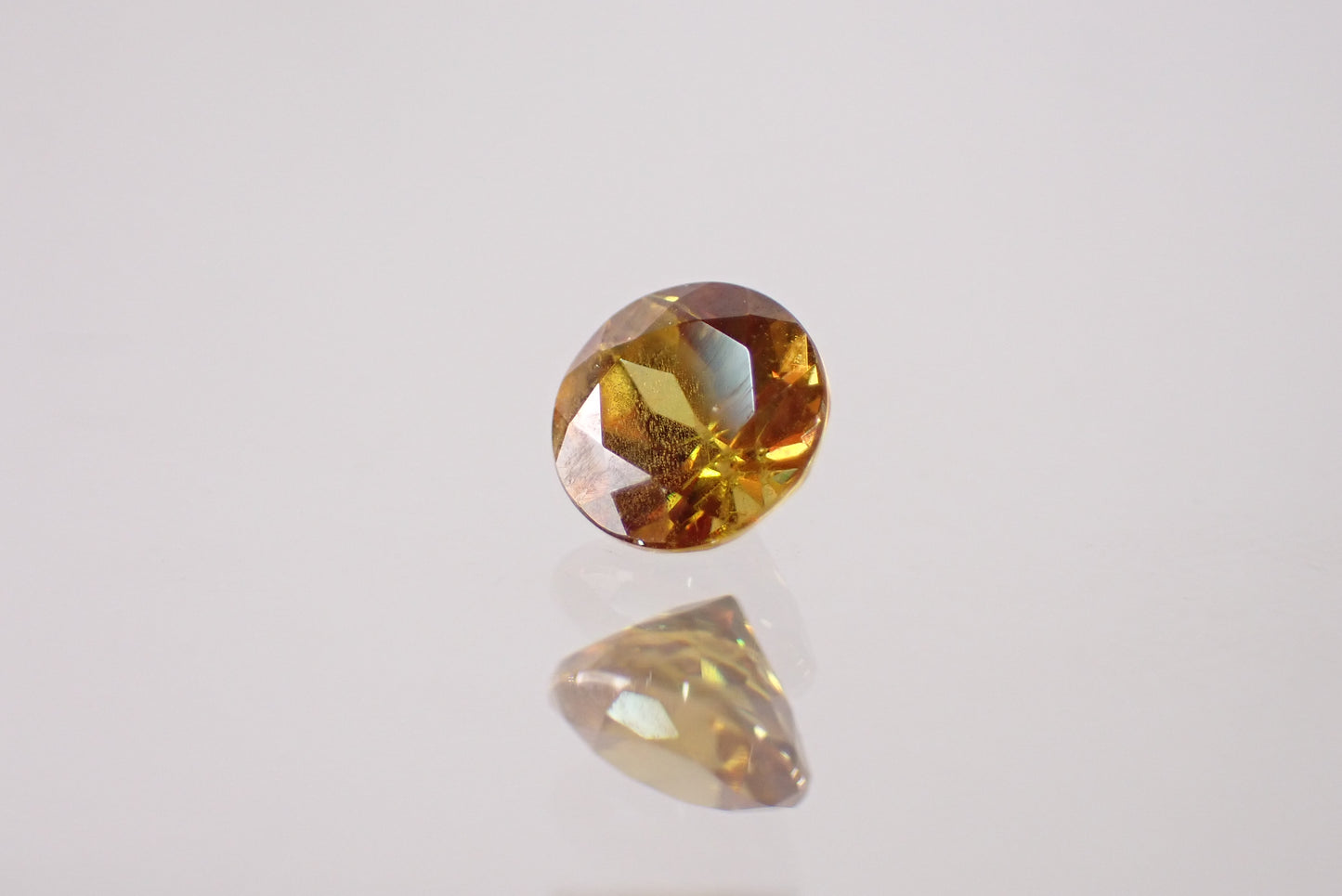 スフェーン 0.58ct  【K8775-3】