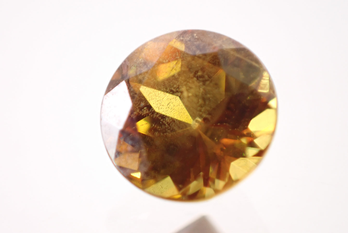 スフェーン 0.58ct  【K8775-3】