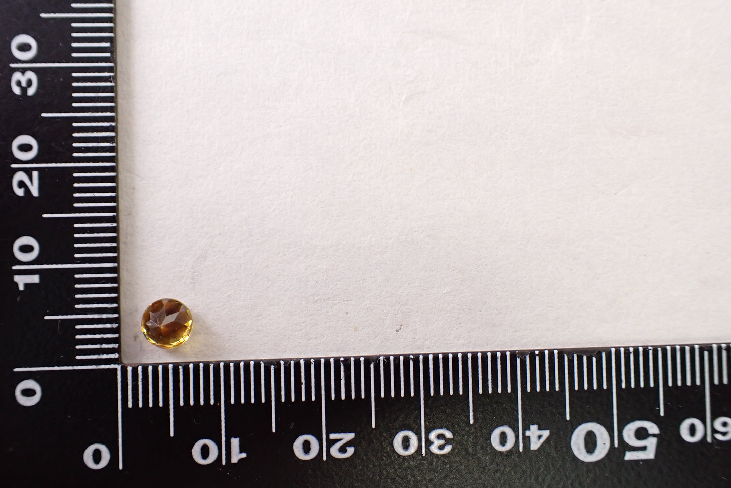 スフェーン 0.62ct 【K8775-4】