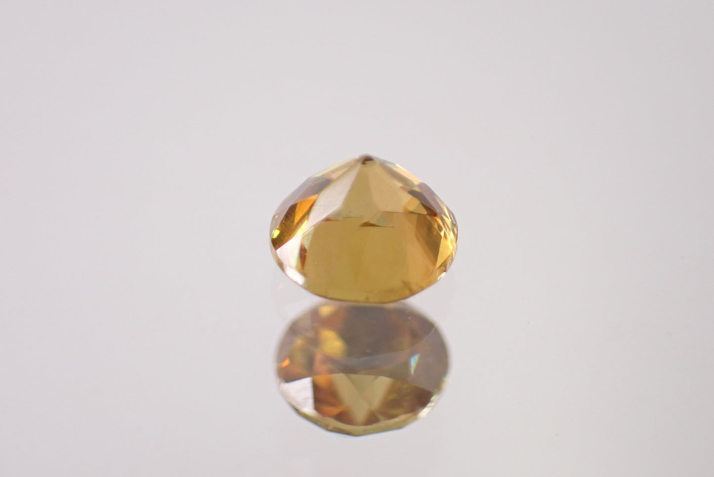スフェーン 0.62ct 【K8775-4】