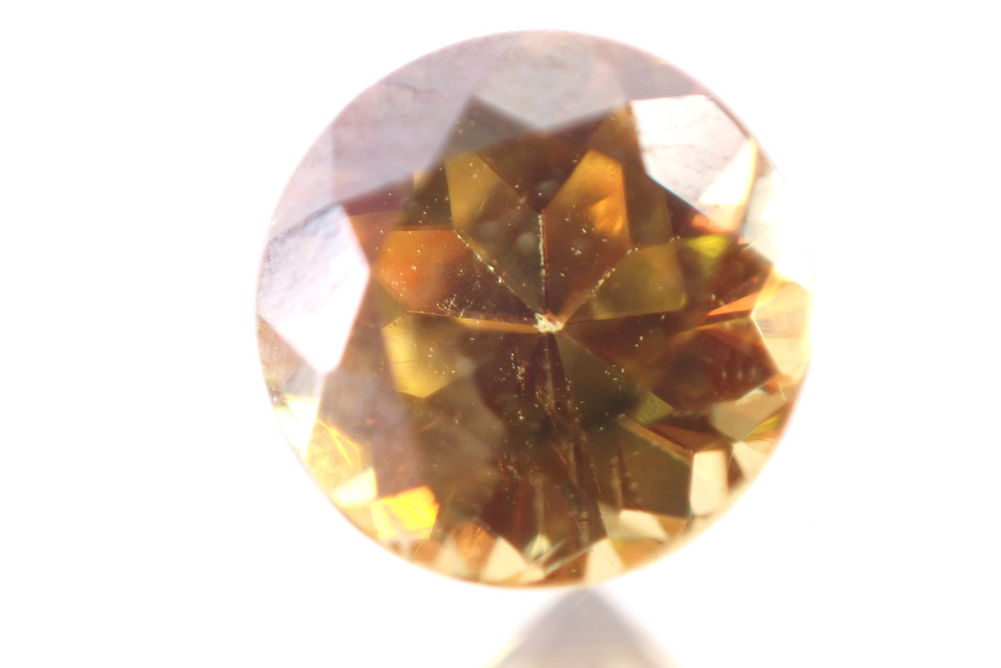 スフェーン 0.62ct 【K8775-4】