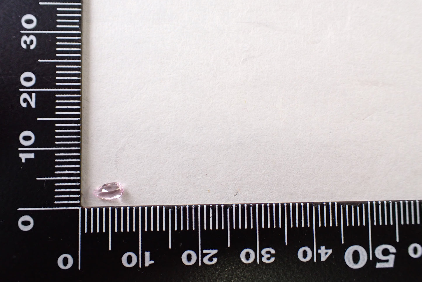 ピンクゾイサイト 0.18ct  【AR858】