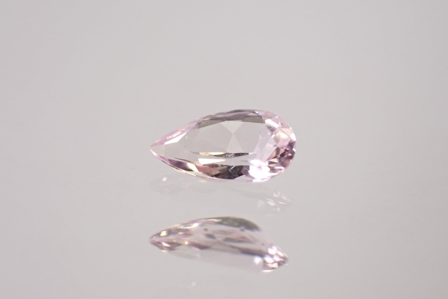 ピンクゾイサイト 0.18ct  【AR858】