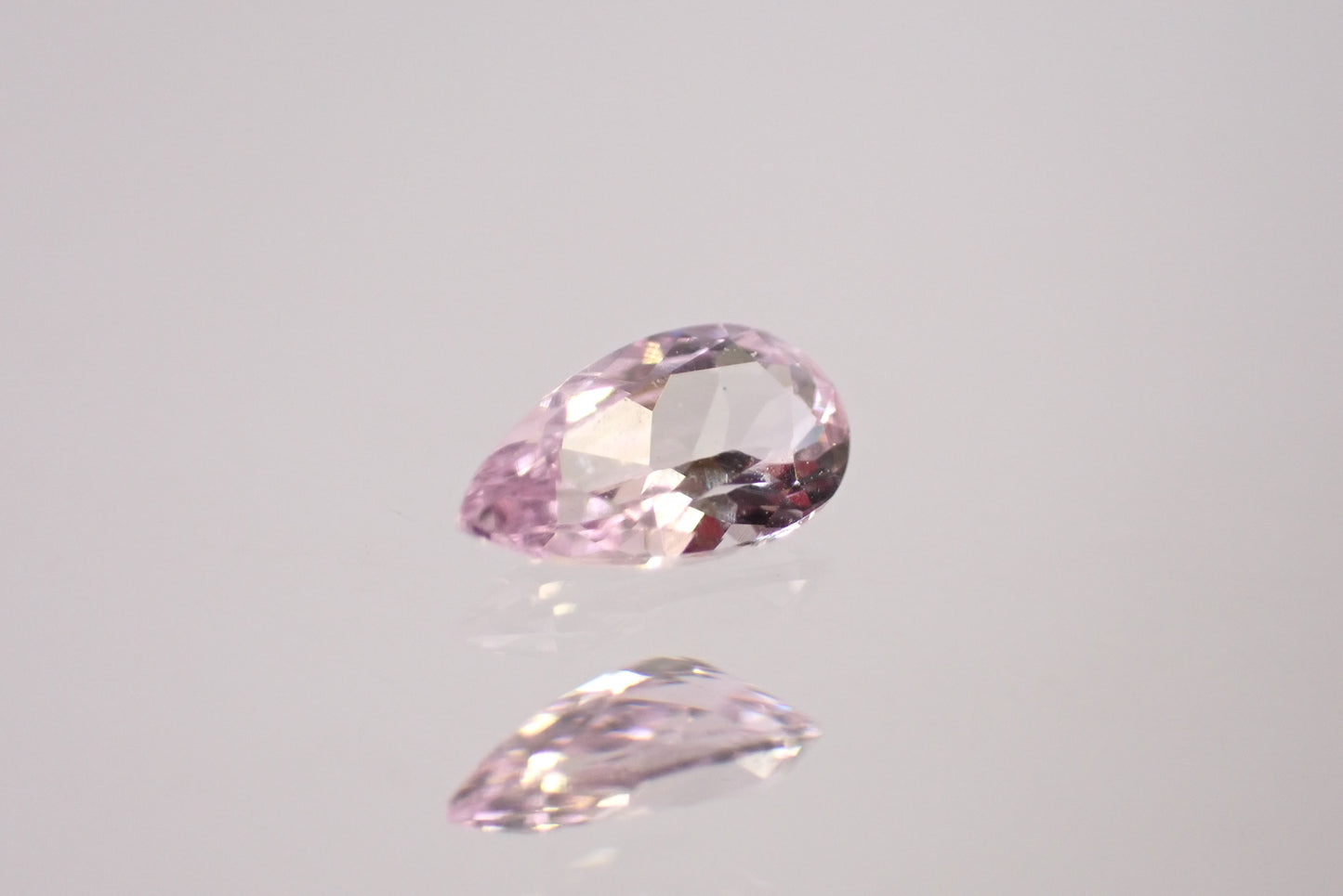 ピンクゾイサイト 0.18ct  【AR858】