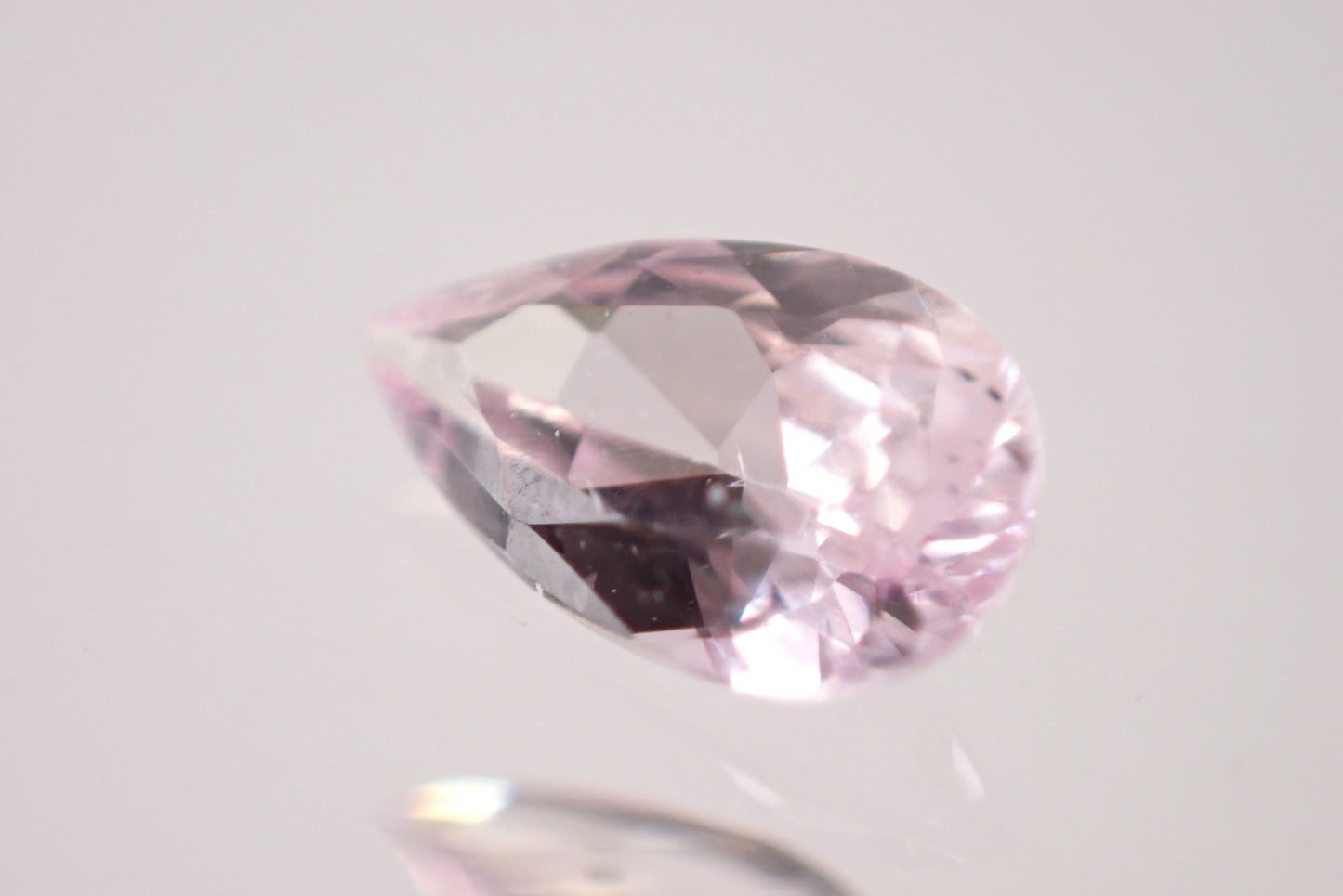 ピンクゾイサイト 0.18ct  【AR858】