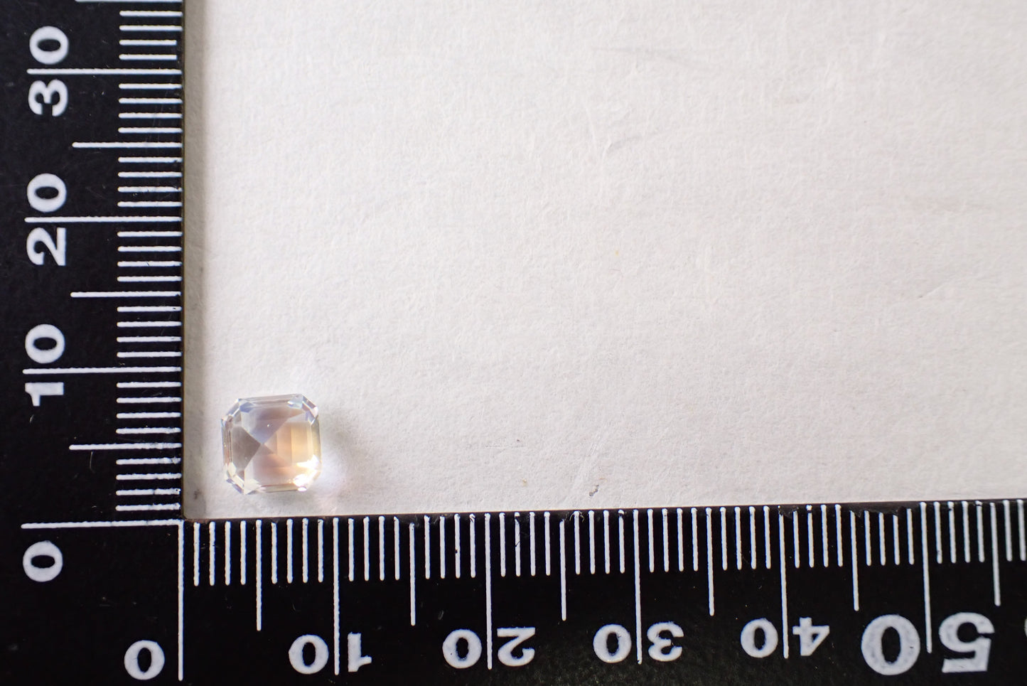 レインボームーンストーン 1.32ct  【IR0802269-1】
