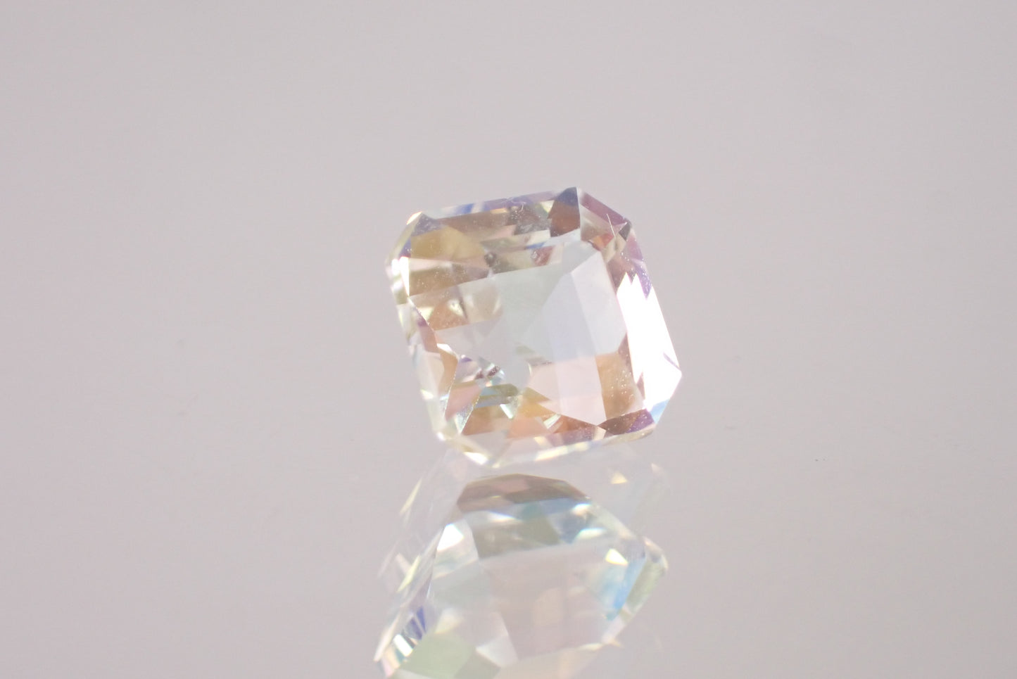 レインボームーンストーン 1.32ct  【IR0802269-1】