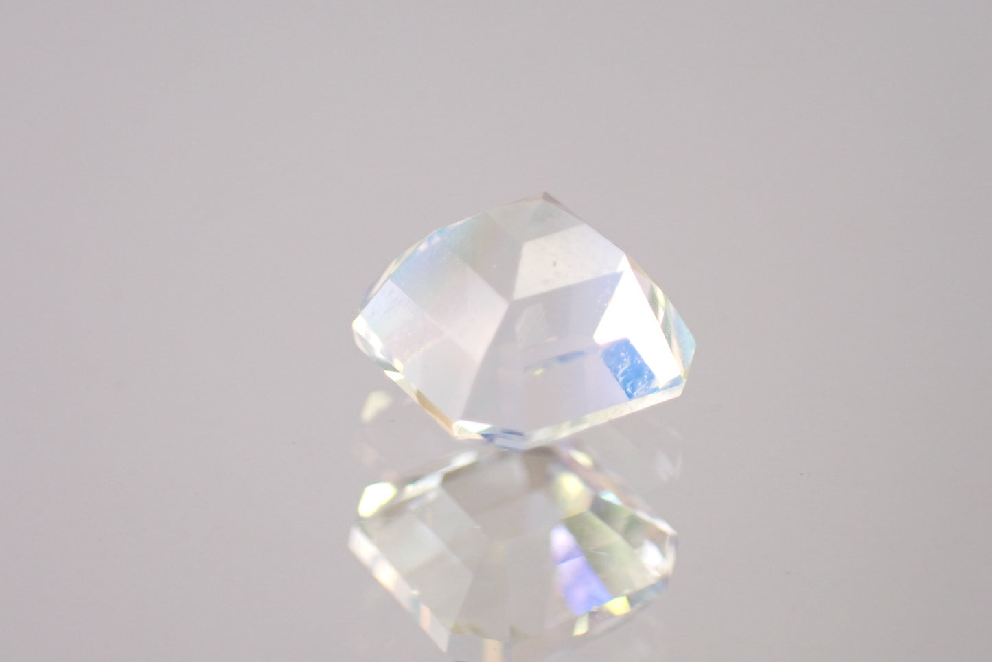 レインボームーンストーン 1.32ct  【IR0802269-1】