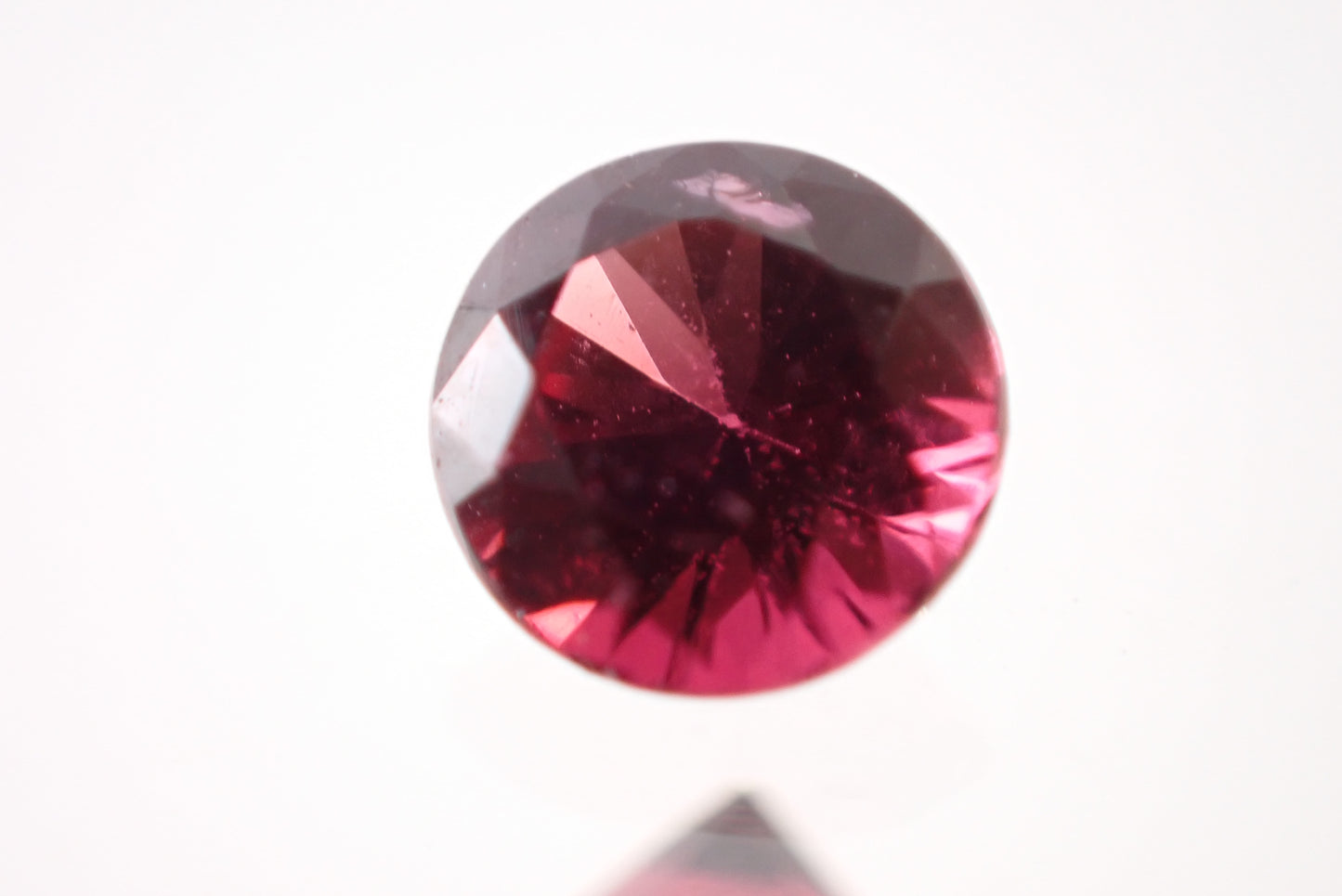 レッドスピネル 0.24ct 【AR960】