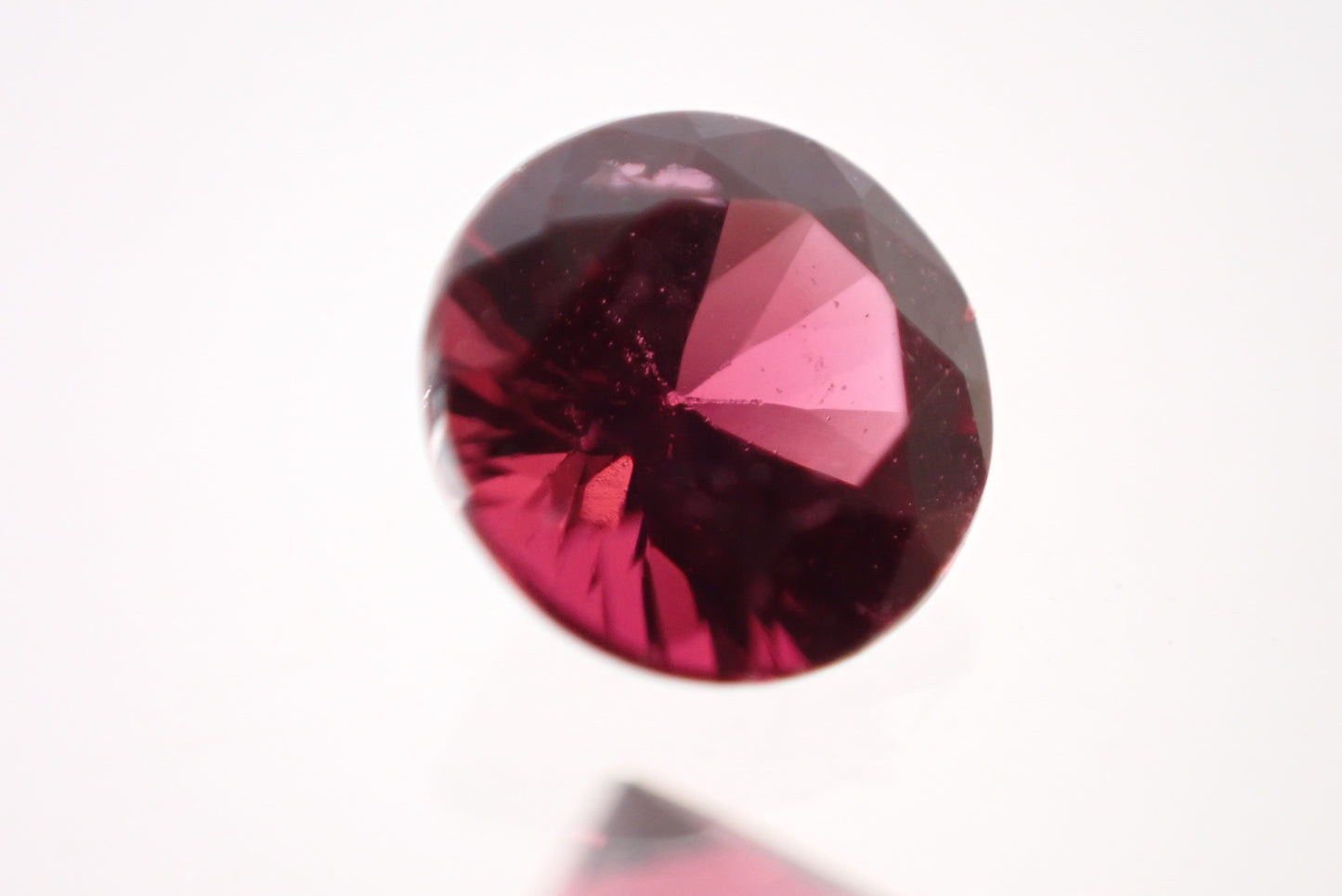 レッドスピネル 0.24ct 【AR960】