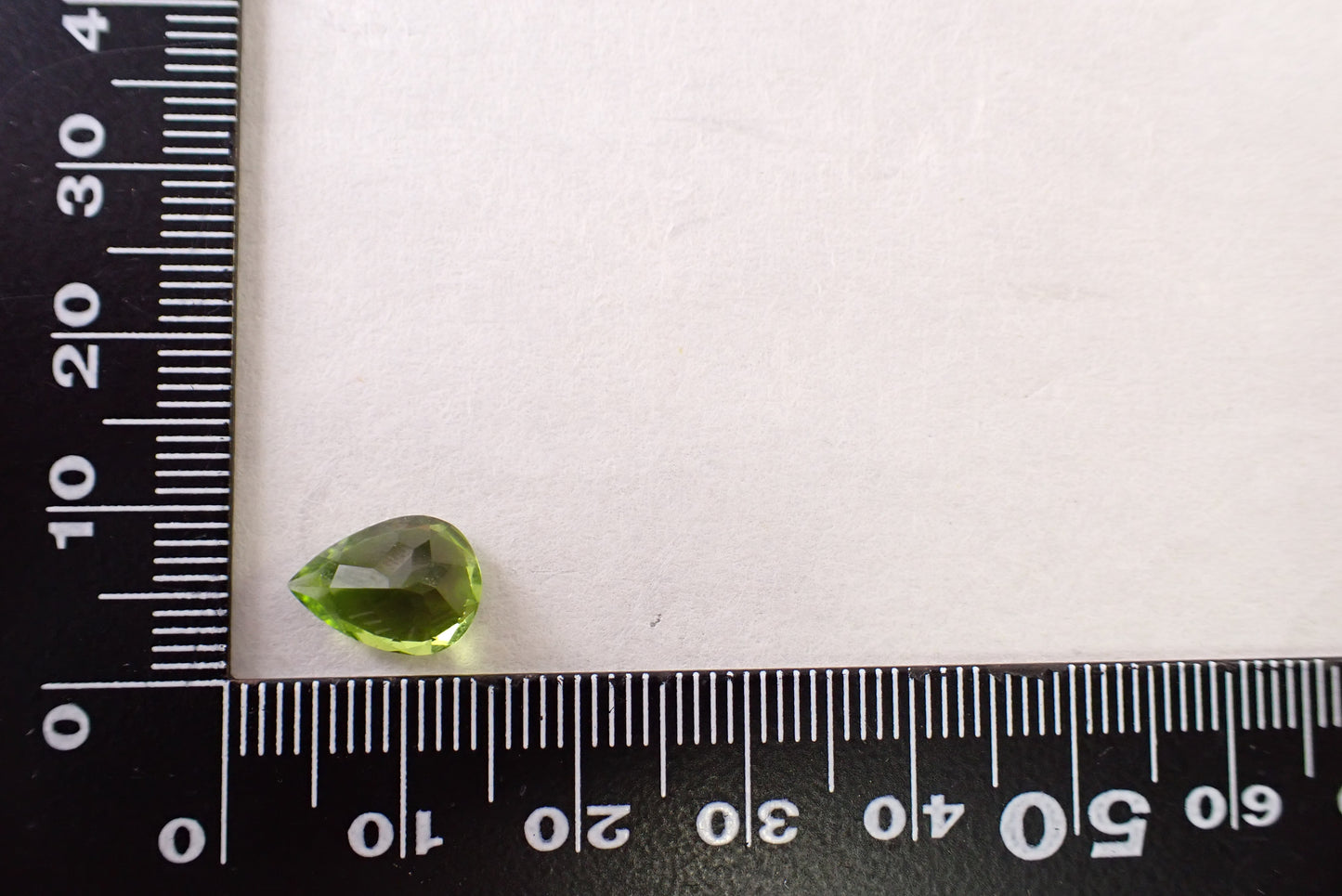 ペリドット 3.06ct 【D7-135】