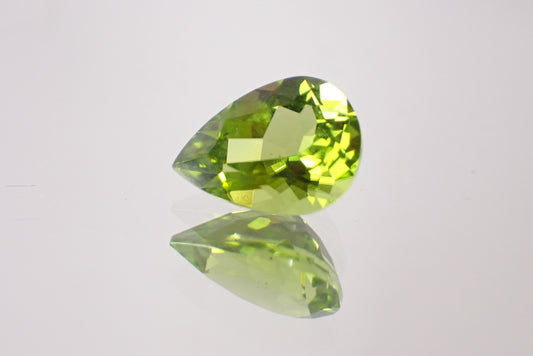 ペリドット 3.06ct 【D7-135】