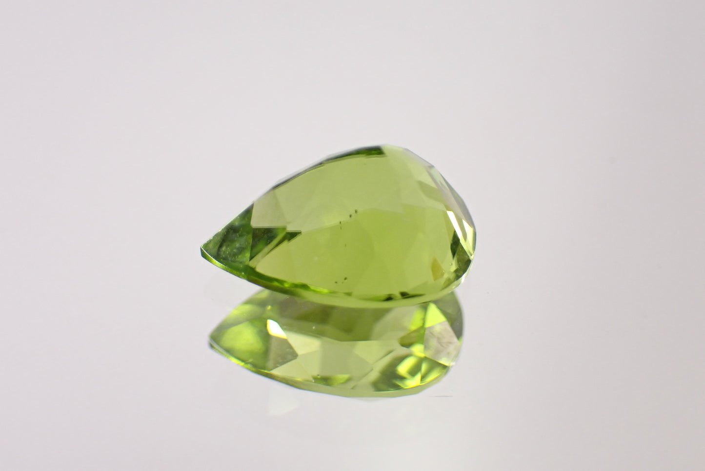 ペリドット 3.06ct 【D7-135】