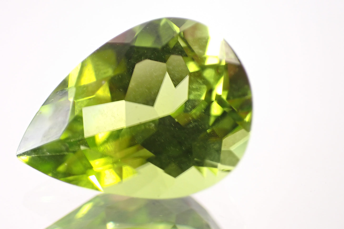 ペリドット 3.06ct 【D7-135】