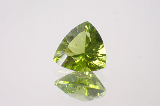 ペリドット 3.26ct 【D7-136】