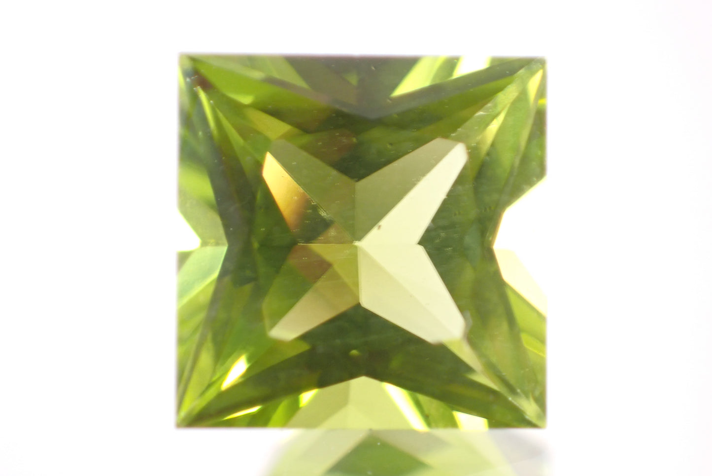 ペリドット 2.65ct 【D7-139】