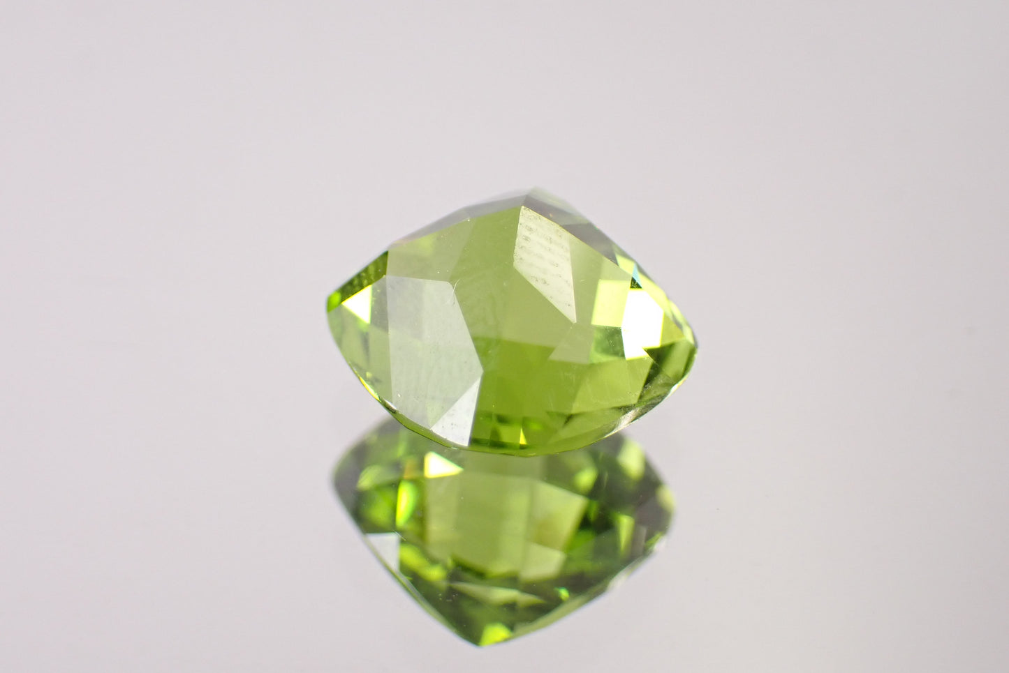 ペリドット 4.85ct 【D7-142】