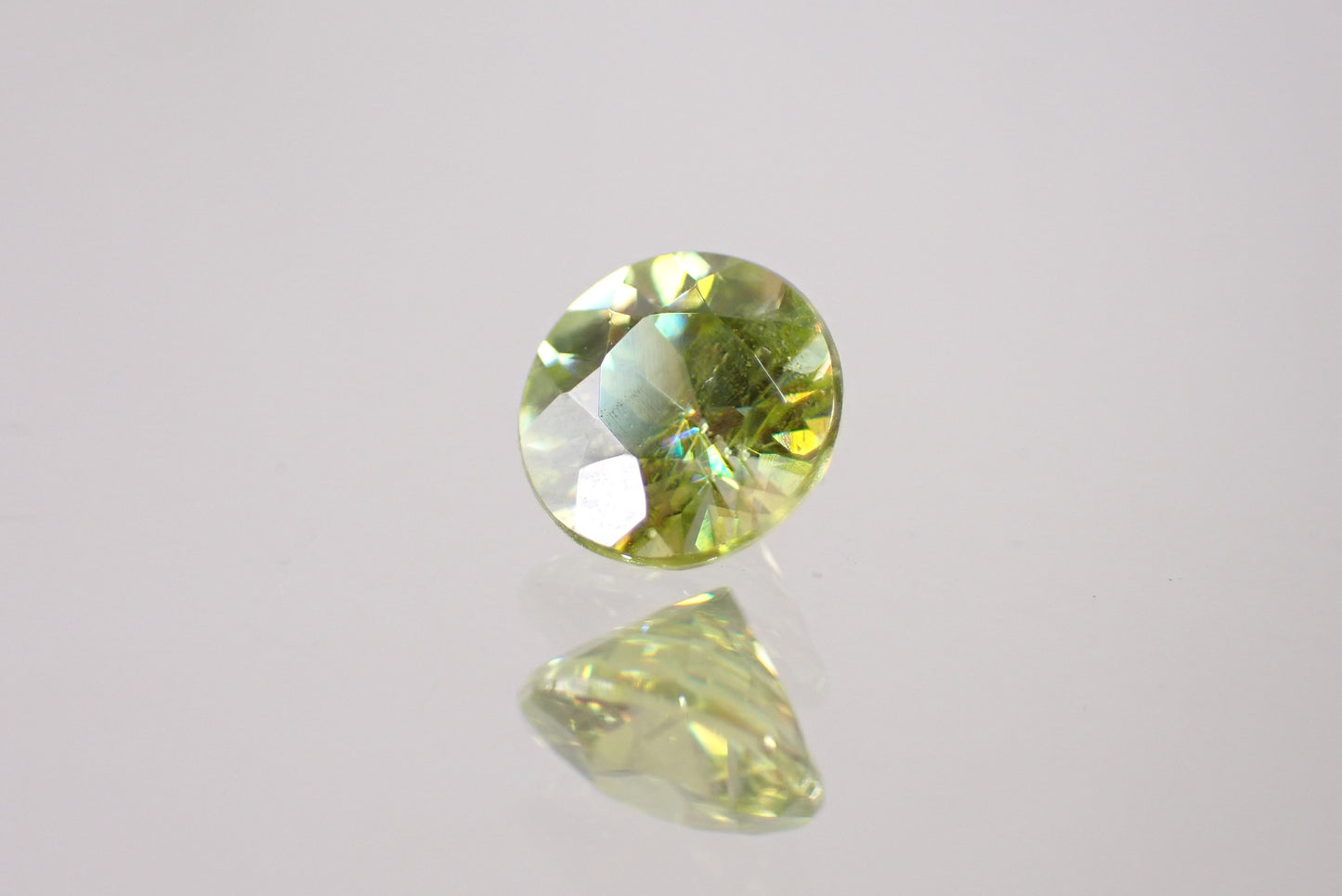 スフェーン 0.92ct 【D7-143】
