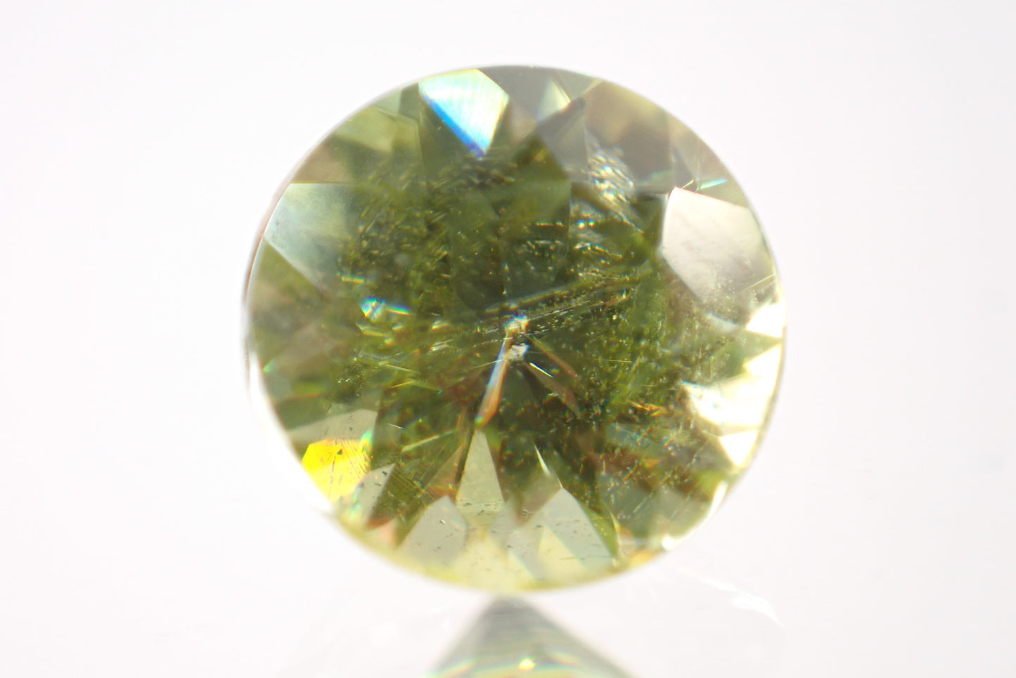 スフェーン 0.92ct 【D7-143】