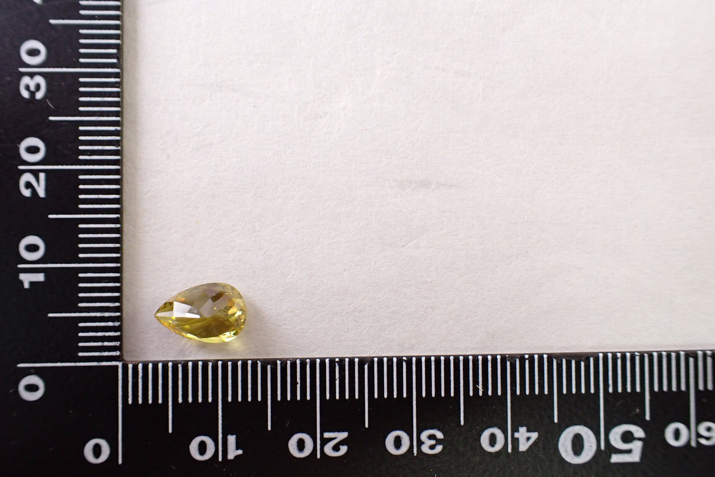 スフェーン 1.78ct 【D7-146】