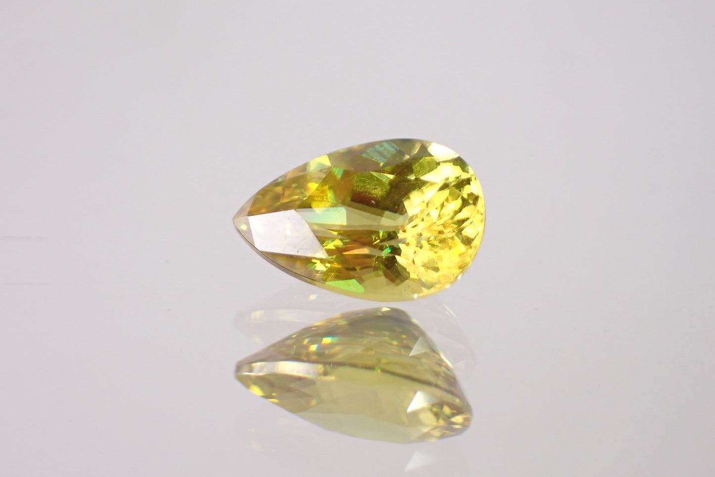 スフェーン 1.78ct 【D7-146】