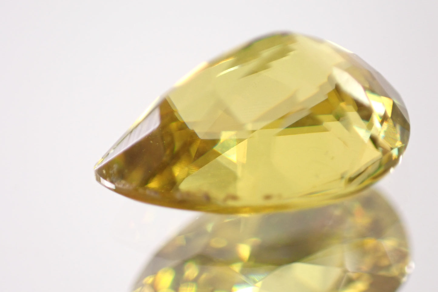 スフェーン 1.78ct 【D7-146】