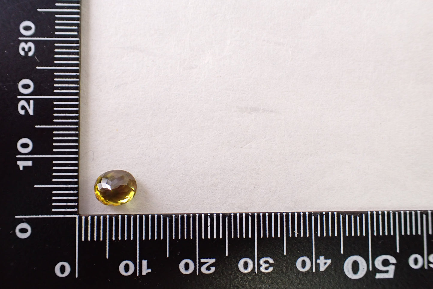 スフェーン 1.34ct 【D7-147】