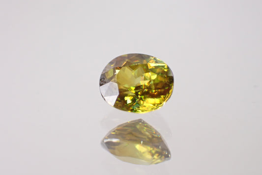 スフェーン 1.34ct 【D7-147】