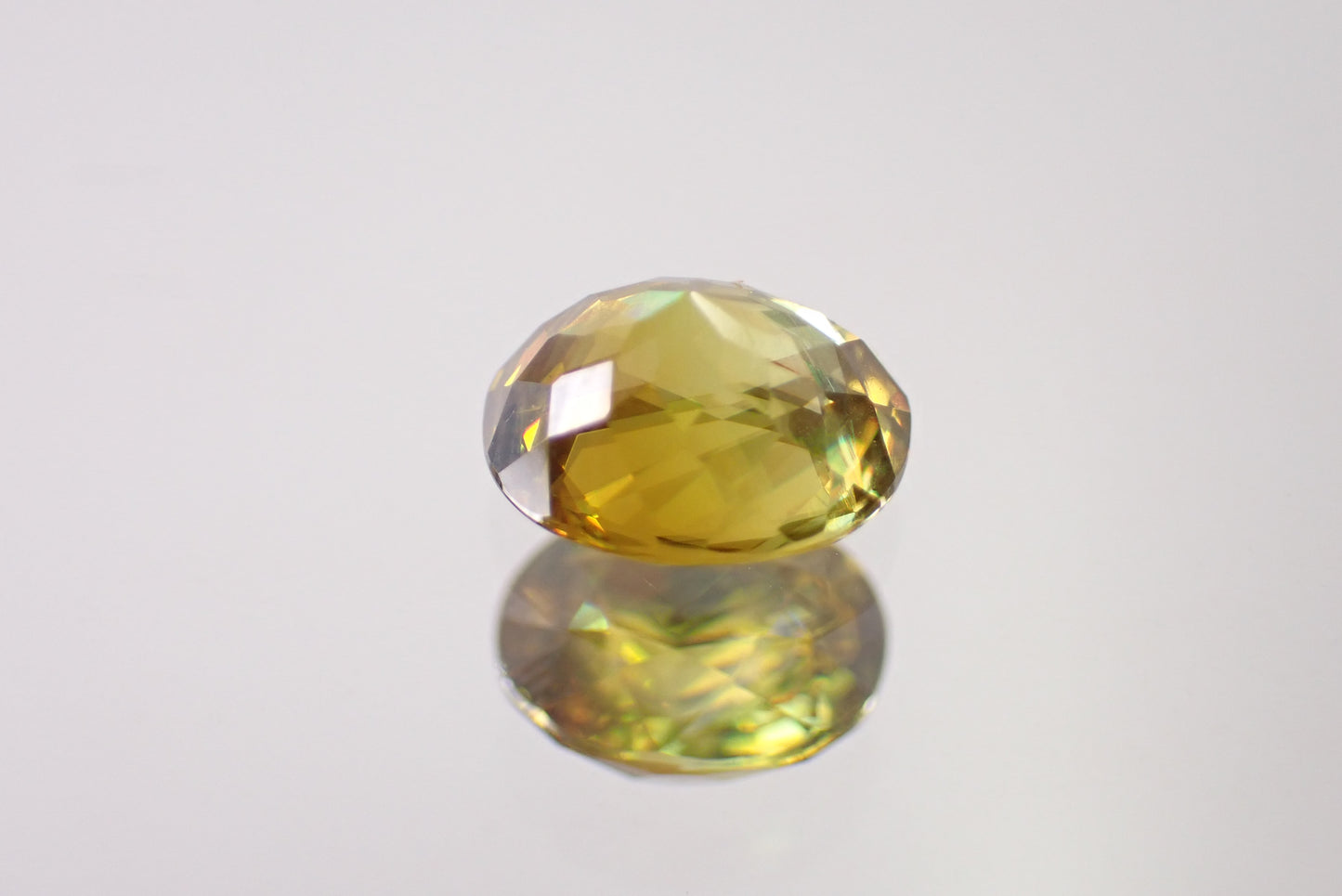 スフェーン 1.34ct 【D7-147】