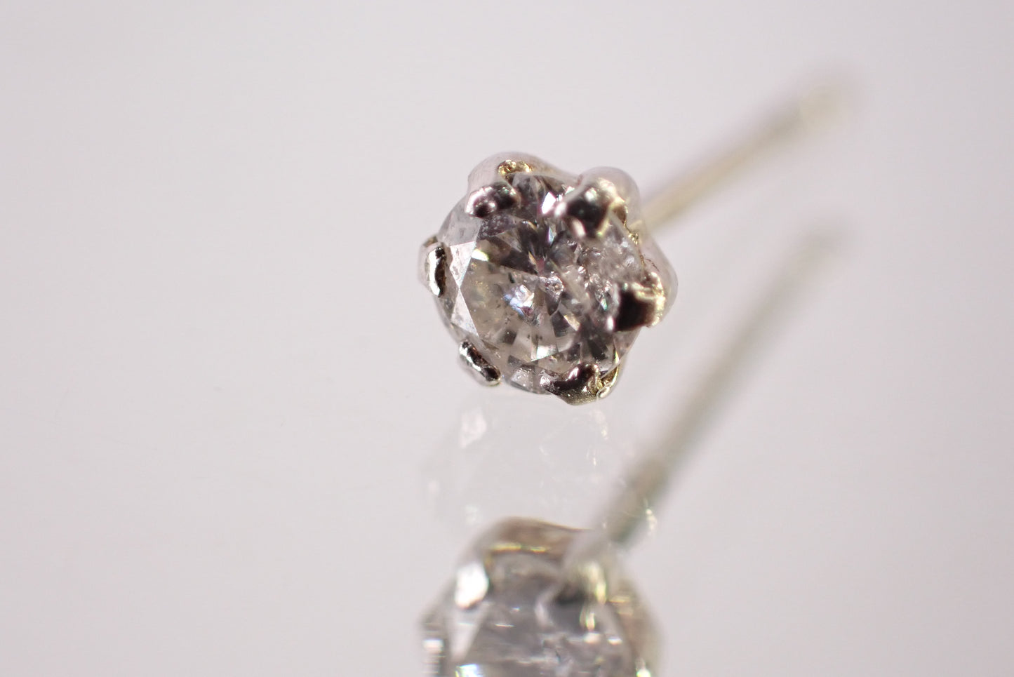 ダイヤモンド Pt900 ピアス 【D7-151】
