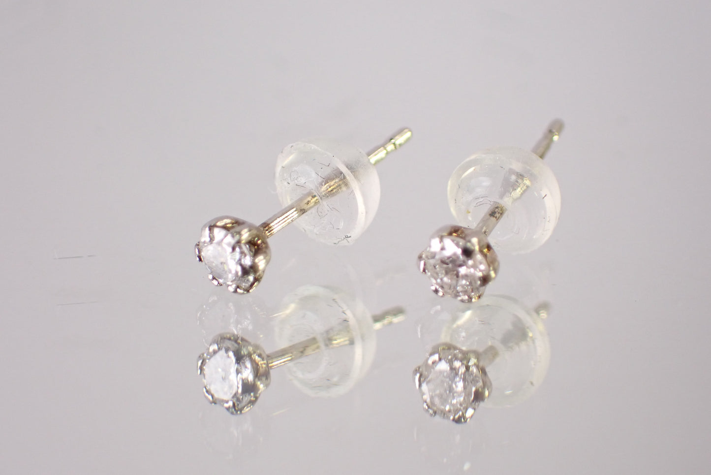 ダイヤモンド Pt900 ピアス 【D7-151】