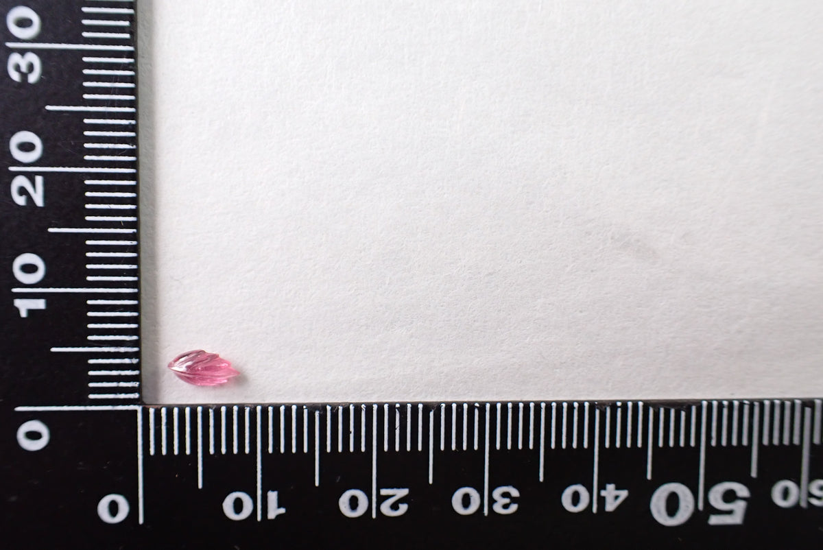 カービングサファイア 0.22ct 【AR1129】