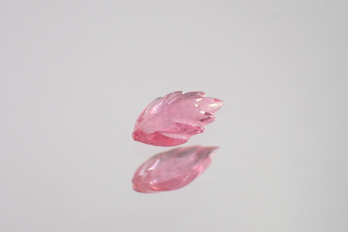 カービングサファイア 0.22ct 【AR1129】